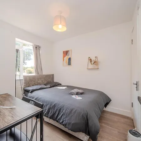 Guest house Harmonynest Parkview Elegance London