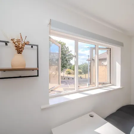 Harmonynest Parkview Elegance London