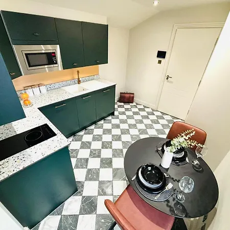 Luxury Flats, Location In Town Apartment London