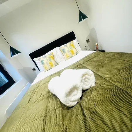 Apartment Luxury Flats, Location In Town