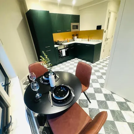 Apartment Luxury Flats, Location In Town *