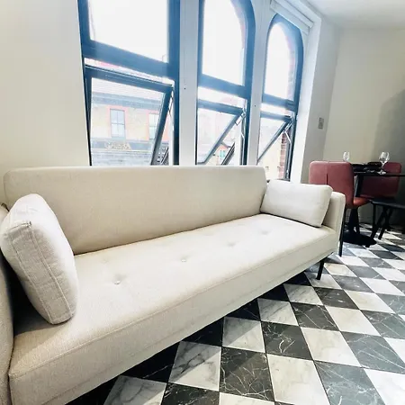 Luxury Flats, Location In Town Apartment London
