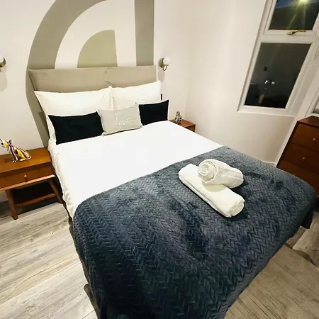 Luxury Flats, Perfect And Ideal For Tourists Apartamento *