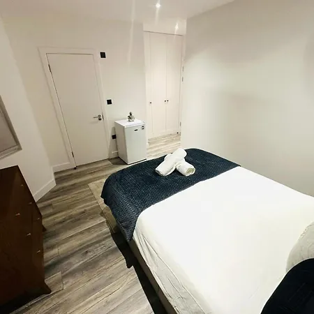 Luxury Flats, Perfect And Ideal For Tourists * Londres