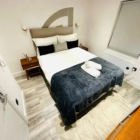 Luxury Flats, Perfect And Ideal For Tourists * Londres