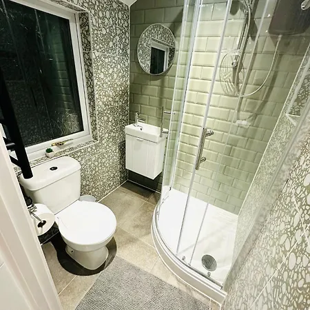 Luxury Flats, Perfect And Ideal For Tourists * Londres