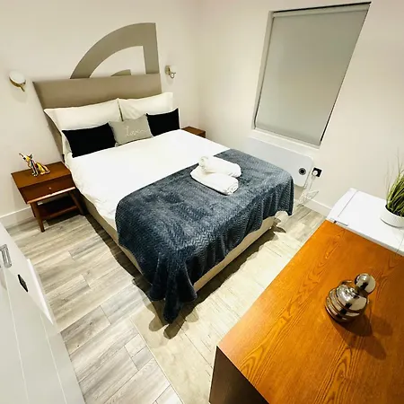 Luxury Flats, Perfect And Ideal For Tourists *