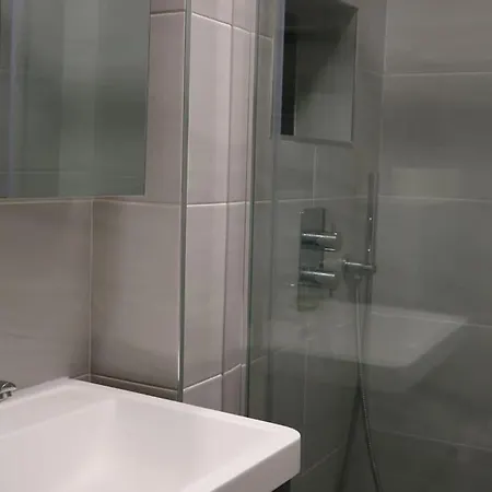 Apartment 2 Bedroom Modern, Simple Flat In Broadway Market *