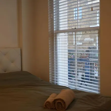 Apartment 2 Bedroom Modern, Simple Flat In Broadway Market