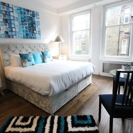Apartment Contemporary 3 Double Bedroom 2 Bathroom Haven In The Heart Of Chelsea Exquisite With A Designer's Touch