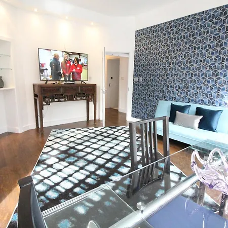 Apartment Contemporary 3 Double Bedroom 2 Bathroom Haven In The Heart Of Chelsea Exquisite With A Designer's Touch London