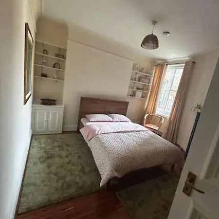 Cosy Maida Vale Nest *