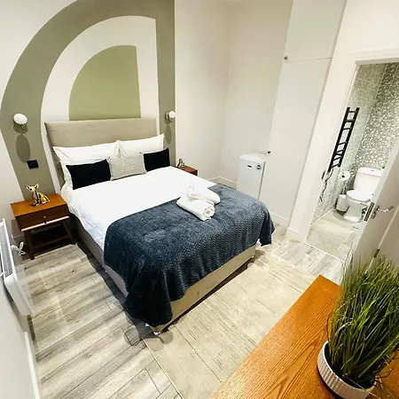 Guest house Beautiful Location London