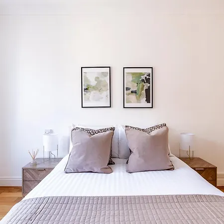 Modern 2 Bedroom Flat Near Queensway London