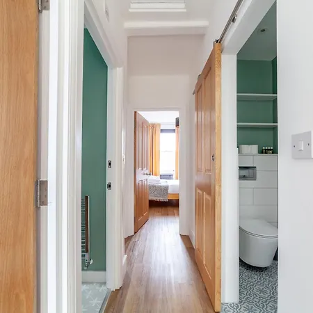 Charming In The Heart Of Kennington London
