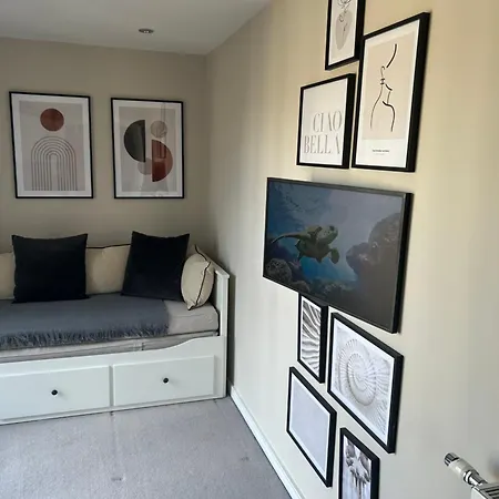 Cosy Bedroom In Luxury Frühstückspension *