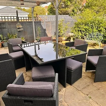 4 Bed House In Daneby Road,se6 * Catford