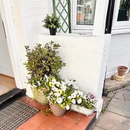 Holiday home 4 Bed House In Daneby Road,se6