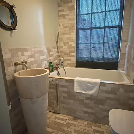 Nice Flat Near Church Street