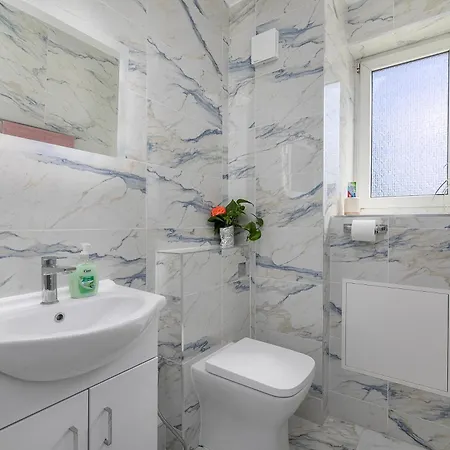 Apartment A Stunning Flat In London, Gants Hill *