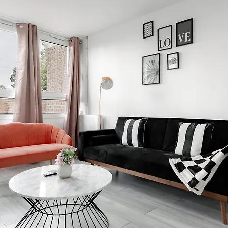 3br Off A13 , Sleeps 6, 2mins To Langdon Dlr,free Parking Apartment *