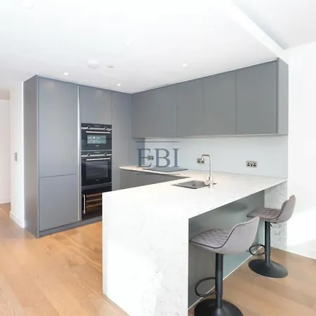 High Level, Two Bedroom Apartment London