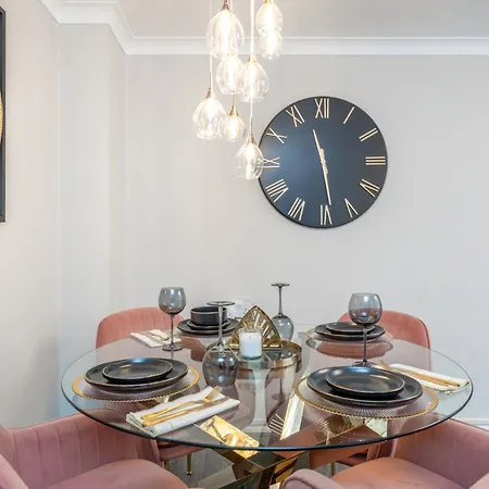 Apartment One-bedroom Ground Floor Gem 15 Mins From Kings Cross *
