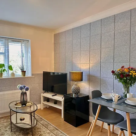 Apartment Stunning Business Travellers En-suite Bathroom Garden View *
