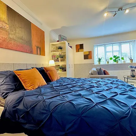 Apartment Stunning Business Travellers En-suite Bathroom Garden View *