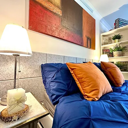 Stunning Business Travellers En-suite Bathroom Garden View London