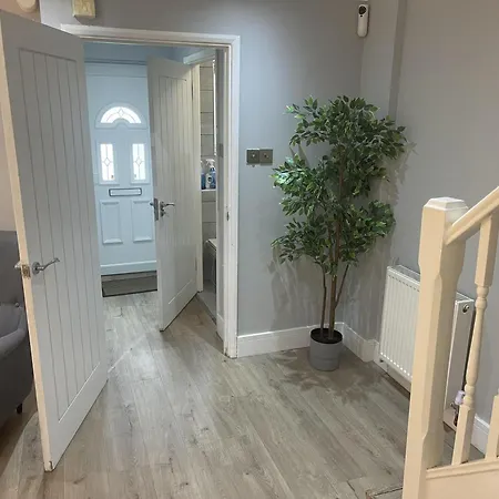 Cozy House With 3 Bedrooms London