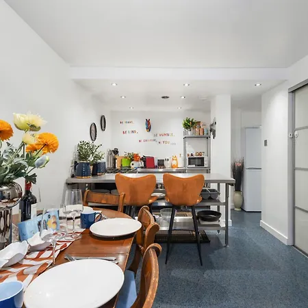 Westminster Classic Massionette Apartment London