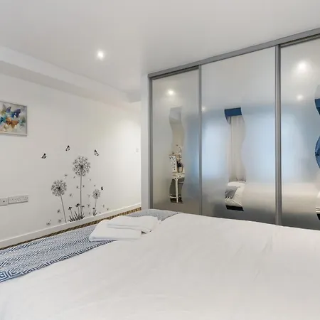Westminster Classic Massionette Apartment London