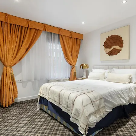 Westminster Classic Massionette Apartment *
