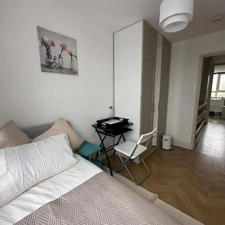 Modern 4 Bed-2 Bath In Battersea *