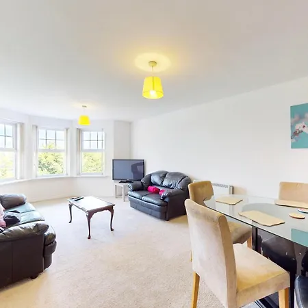 Apartment 2 Bed With Free Parking & Lift - 3 Min To Station London