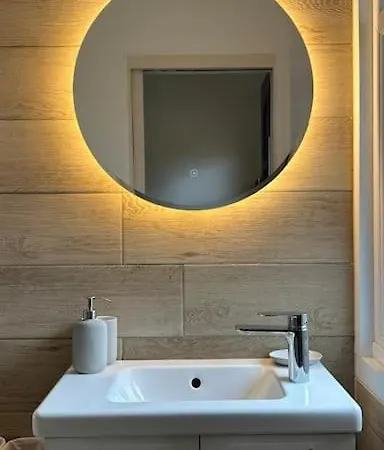 Modern 4 Bed-2 Bath In Battersea * London