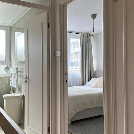 Modern 4 Bed-2 Bath In Battersea