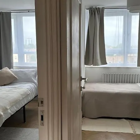 Apartment Modern 4 Bed-2 Bath In Battersea *