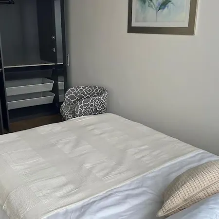 Modern 4 Bed-2 Bath In Battersea Apartment London