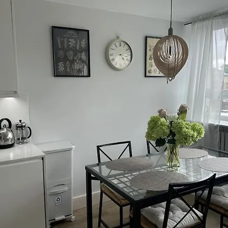 Modern 4 Bed-2 Bath In Battersea London