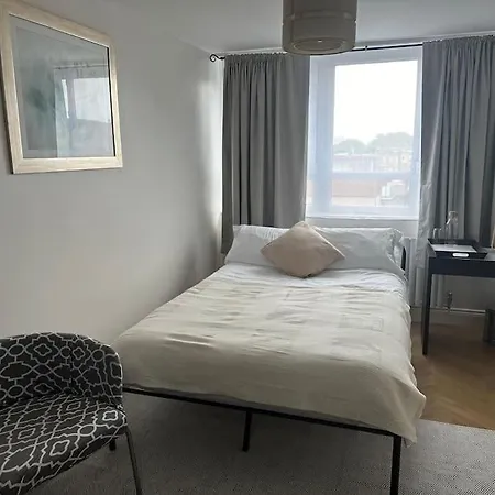 Modern 4 Bed-2 Bath In Battersea *