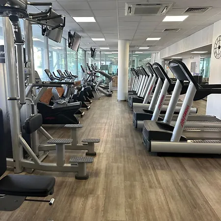 Apartment Greenwich Staycation! Gym-pool-parking-tube Station 2mins Away London