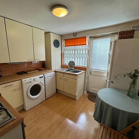 Apartment Delightful 3bd Family W Garden Finsbury Park