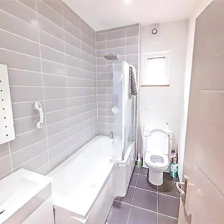 Apartment Lovely One Bedroom *