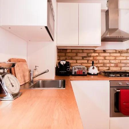 1 Bed Near Regents Park Apartment *