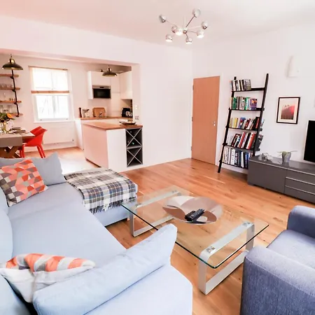 1 Bed Near Regents Park *