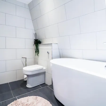 1 Bed Near Regents Park * London