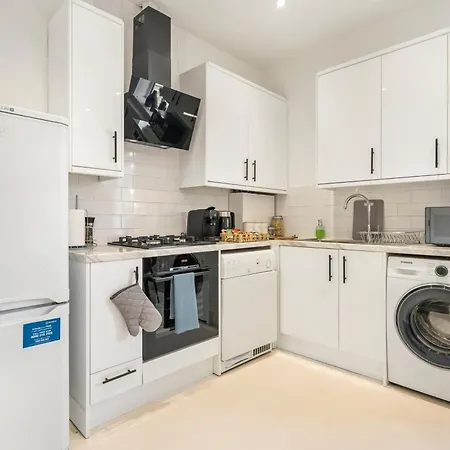 2025 Award Winning - 2 Bedroom Luxury Next To Wembley Stadium