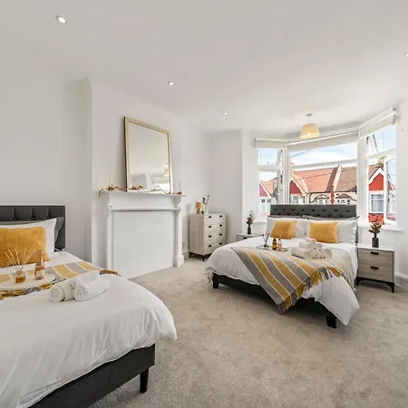 2025 Award Winning - 2 Bedroom Luxury Next To Wembley Stadium Apartment London